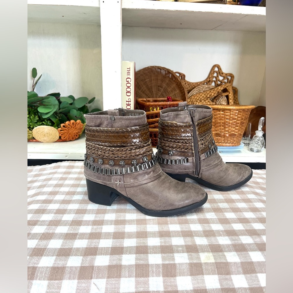Carlos Cole ankle boots Carlos Santana size 7